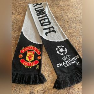 Manchester United scarf